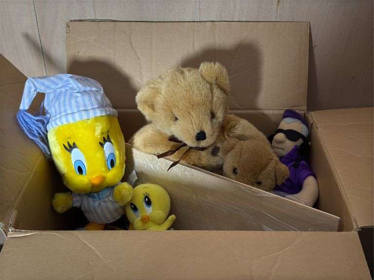 CHILDRENS BOOKS AND STUFFED TOYS