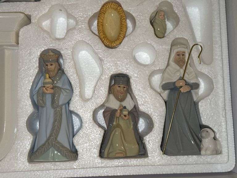 Hallmark Miniature Nativity Scene Set