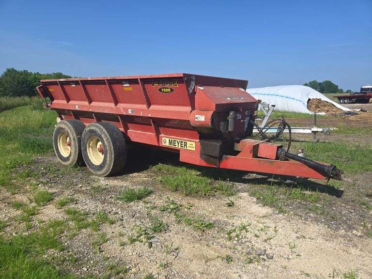 Meyer V-Force 7500 manure spreader
