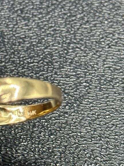 GREEN CLUSTER GEM 14K GOLD RING @ 4 GRAMS
