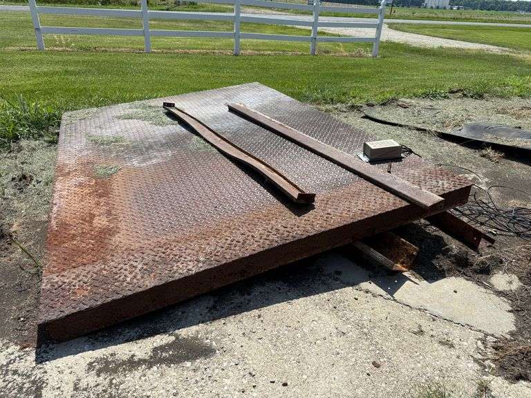 Uncataloged Items- Onsite Bidding Only For This Lot Items! click lot to view photos