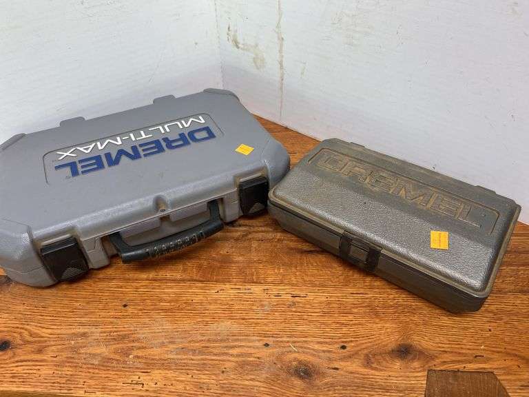 (2) Dremels in Plastic Cases