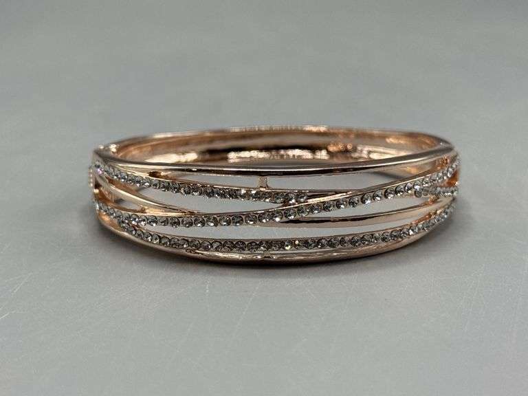 PAIR OF GLORIA VANDERBILT SILVER AND GOLD TONE CRYSTAL MESH CHAIN COLLARS AND WORTHINGTON BRACELET