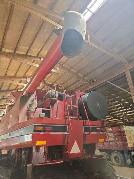 Case IH 2388 Axial- Flow Rotary Combine