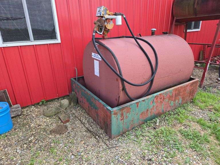 500ga diesel fuel tank with metering pump & containment dike