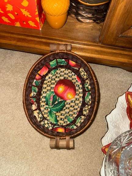 CONTENTS OF CHINA HUTCH DRAWERS AND LOWER CABINETS (ITEMS IN PHOTOS)