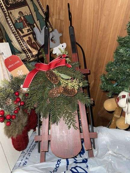 ENTIRE CLOSET OF CHRISTMAS DECOR