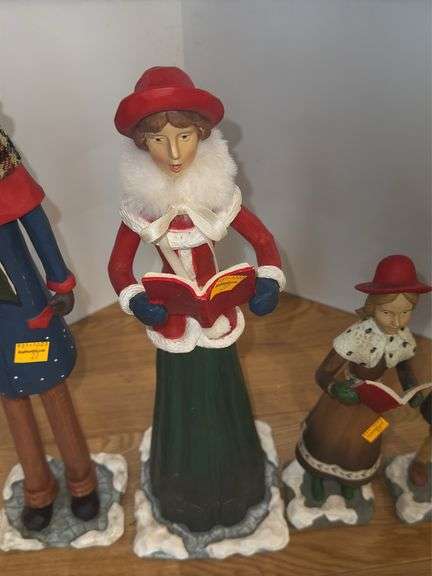 4 Christmas Caroling Figures
