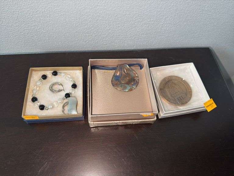 Multi-Color Pearl Bracelet w/ Earring, Art Glass Pendant, and WVU Medallion