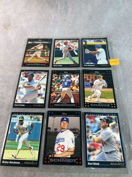 Assortment of Baseball Cards