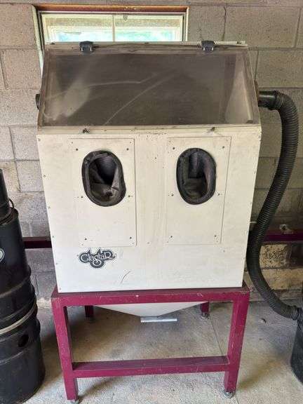 GLASTAR SANDBLASTING CABINET WITH SKAT BLAST DRY BLAST SYSTEM