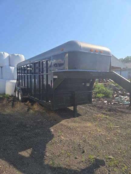 Custom-Fab livestock trailer- 7'x 18'