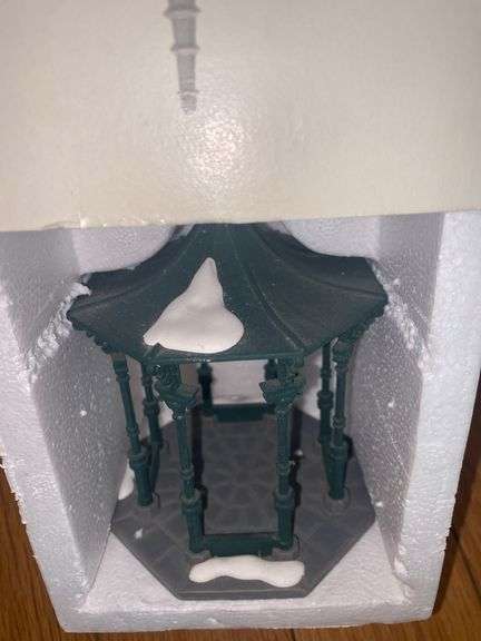 Department 56 Village Christmas Decor