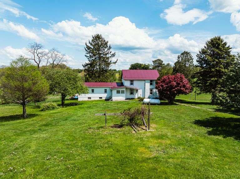 Home & Outbuildings, 5 Acres, 419 ft frontage