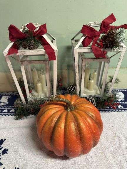 BATTERY CANDLE LANTERNS AND PUMPKIN