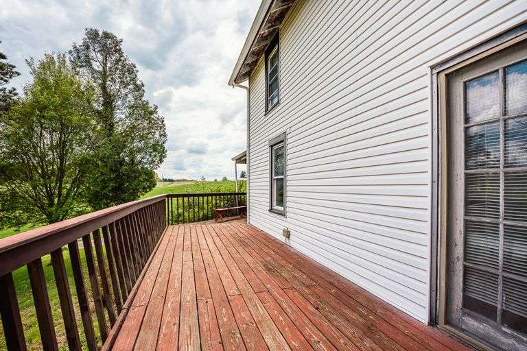 Home & Outbuildings, 5 Acres, 419 ft frontage