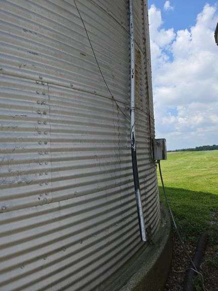9,000-bushel grain storage bin