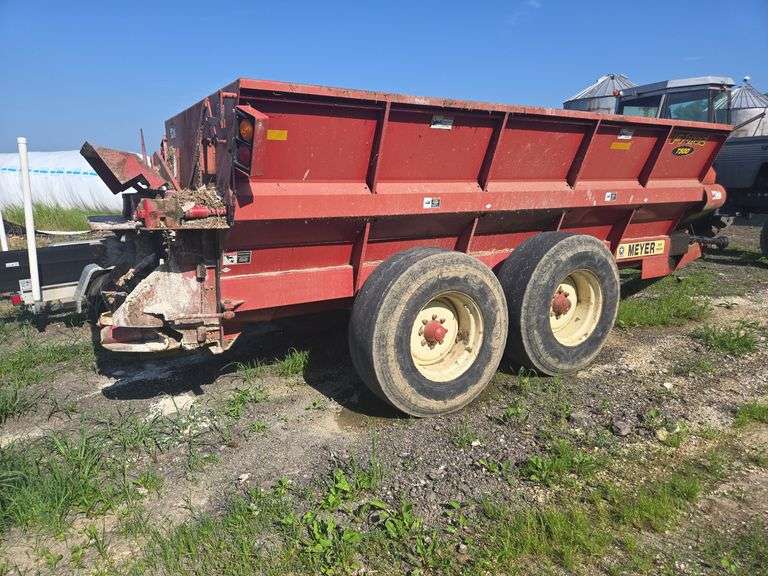 Meyer V-Force 7500 manure spreader