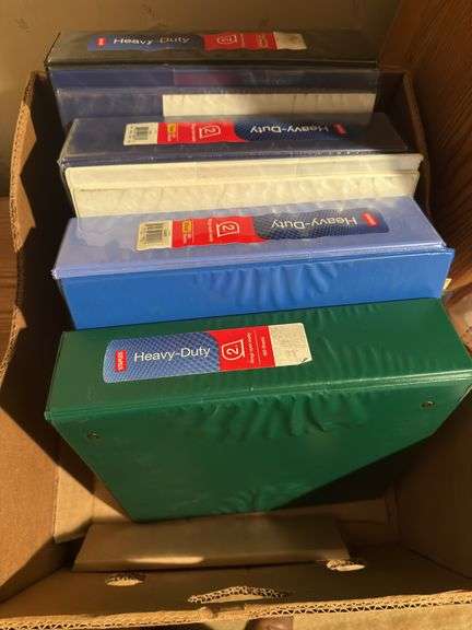 VARIETY OF LOOSE LEAF BINDERS (x7)