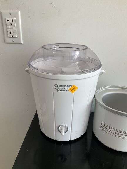 Cuisinart Frozen Yogurt and Ice Cream Maker