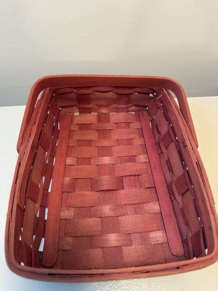 VARIETY OF BASKETS AND SHOPPING AND GIFT BAGS