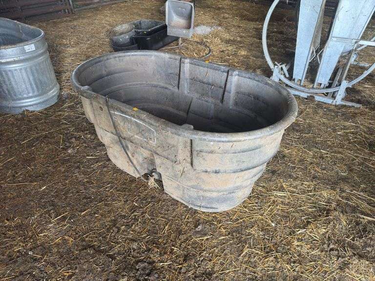 Rubber Water Tank Approx 4.5’x2.5’x2.5’