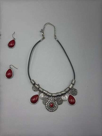 PREMIER DESIGNS NECKLACES, BRACELETS, AND EARRINGS