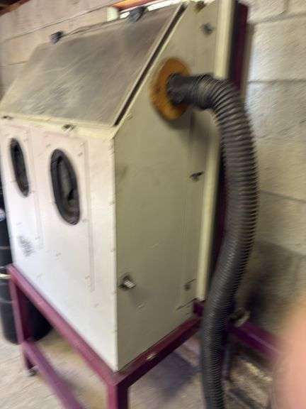 GLASTAR SANDBLASTING CABINET WITH SKAT BLAST DRY BLAST SYSTEM