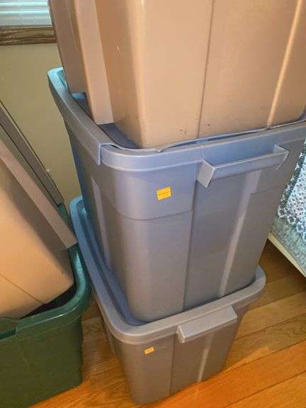 Assortment of Totes