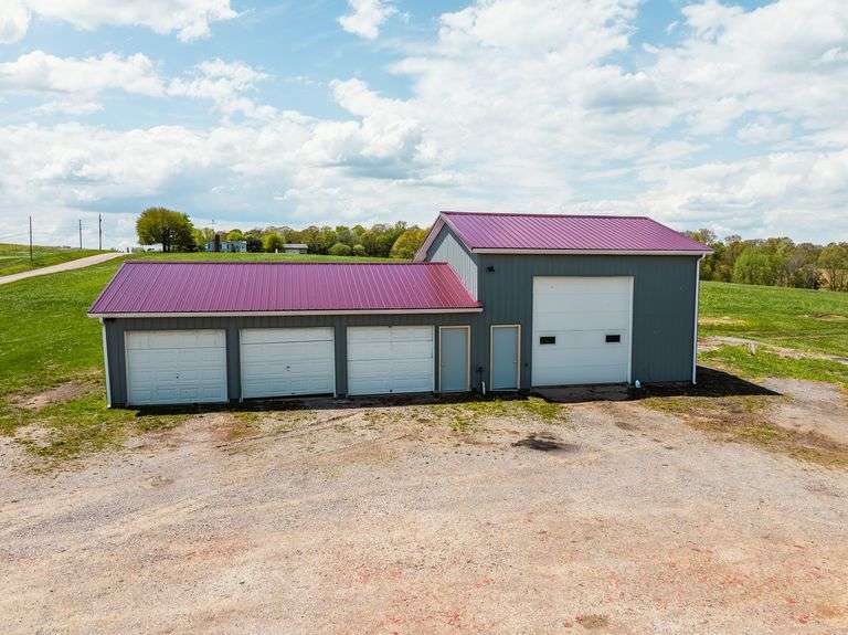 Home & Outbuildings, 5 Acres, 419 ft frontage