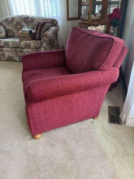 C.R. LAINE ARM CHAIR *GREAT CONDITION*
