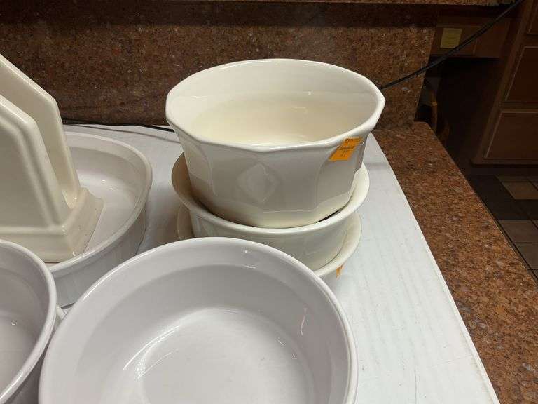 (7) Pfaltsgraff Bowls, Pfaltzgraff Napkin Holder, Platter