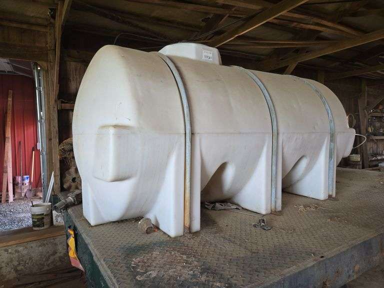 wagon with poly sprayer tank- 8'x14'