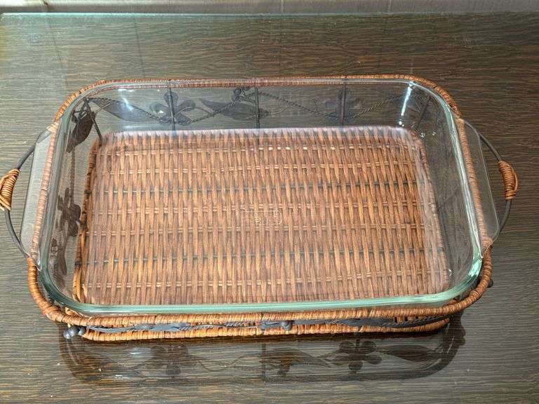 PRISCILLA WARE ALUMINUM COVERED ROASTER, PYREX 9 x 13 PAN WITH BASKET, AND BAKING PANS