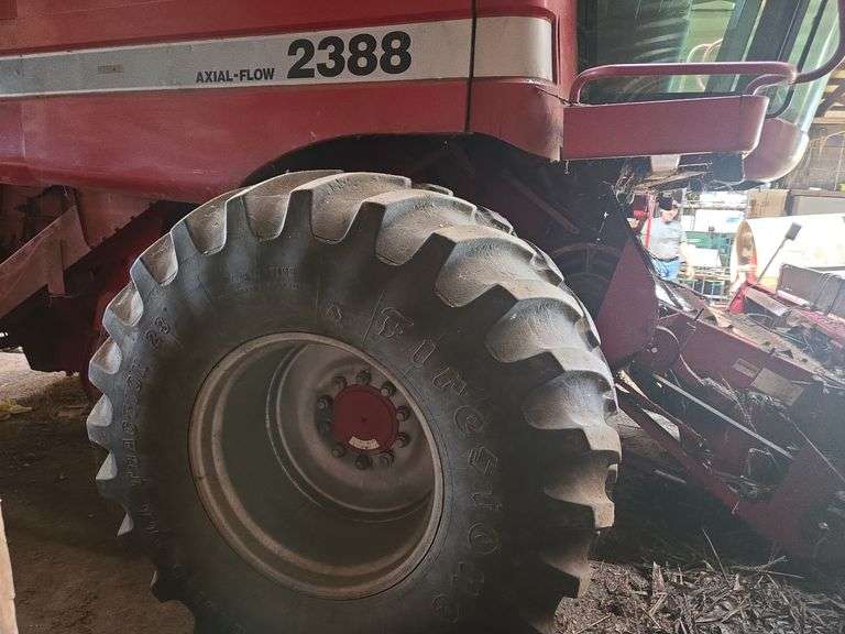 Case IH 2388 Axial- Flow Rotary Combine