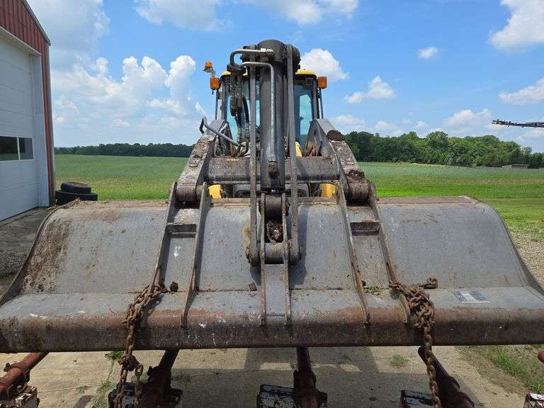 Volvo BL60 Backhoe Loader with extend-hoe