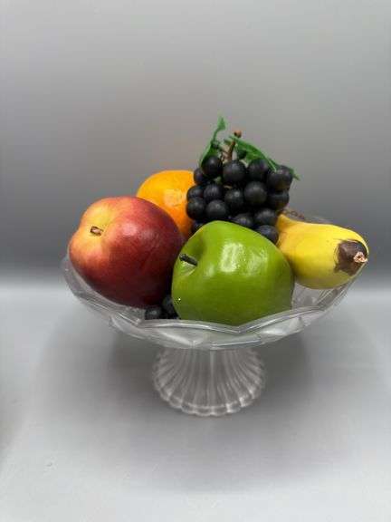 GLASSWARE FRUIT BOWL, PITCHER SND VASE