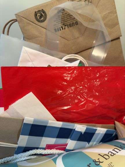 VARIETY OF BASKETS AND SHOPPING AND GIFT BAGS
