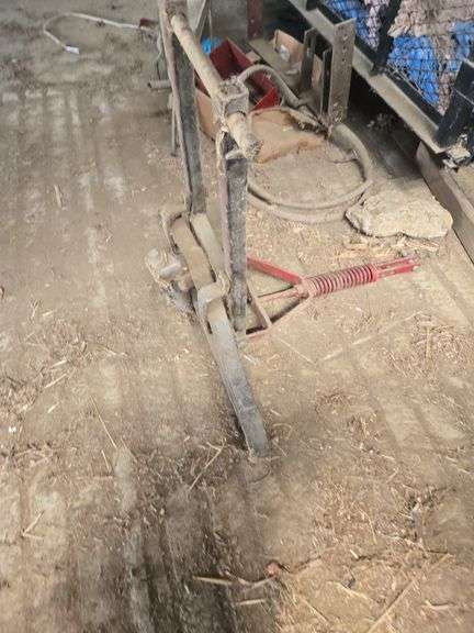 1947 McCormick IH Farmall Cub w/ 4.5' blade attachment