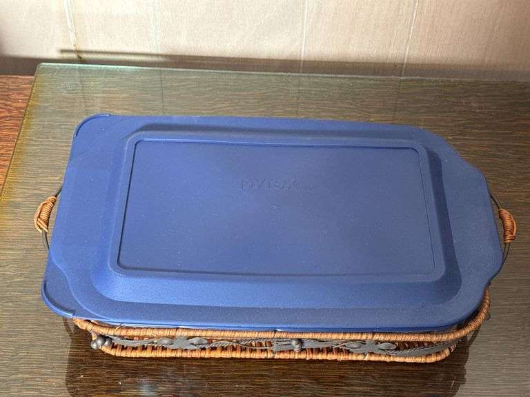 PRISCILLA WARE ALUMINUM COVERED ROASTER, PYREX 9 x 13 PAN WITH BASKET, AND BAKING PANS