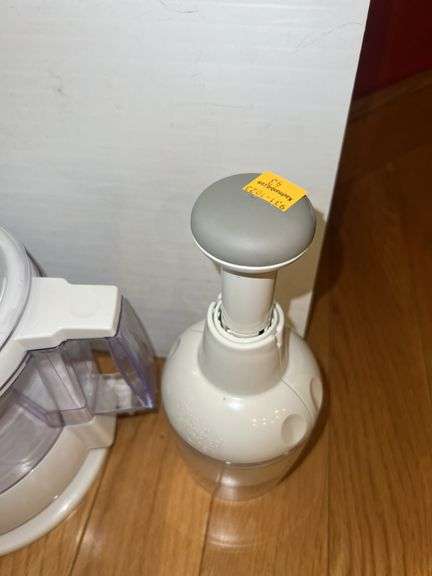Osterizer GLASS Blender, Black and Decker Juicer, The Pampered Chef Chopper