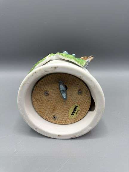 HAND-PAINTED COLLECTIBLE PORCELAIN/CERAMIC VARIETY OF BIRDS, HUMMINGBIRDS, DOVES, SPARROW, ORIOLES