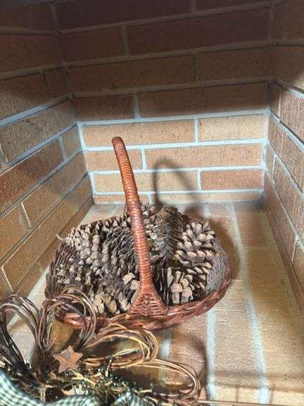 DECOR, BASKET, WREATH, TEDDY BEAR