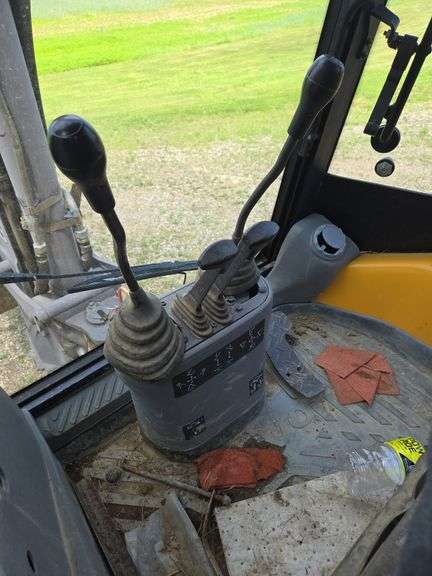 Volvo BL60 Backhoe Loader with extend-hoe