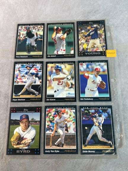 Assortment of Baseball Cards