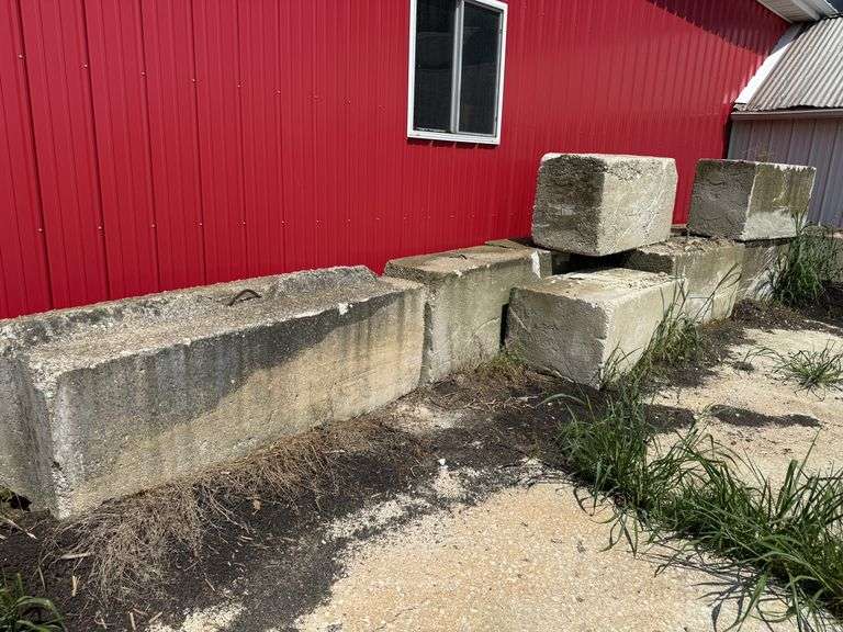 Uncataloged Items- Onsite Bidding Only For This Lot Items! click lot to view photos