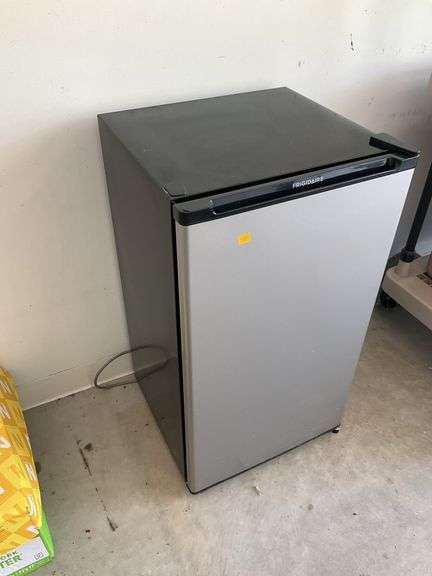 Frigidaire Apartment Size Refrigerator