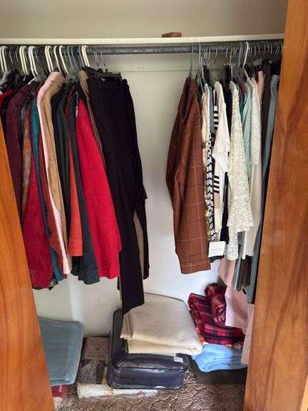 CONTENTS OF CLOSET INCLUDING CLOTHES (BOTH NEW AND BARELY WORN, BLANKETS, ALL PICTURED ITEMS