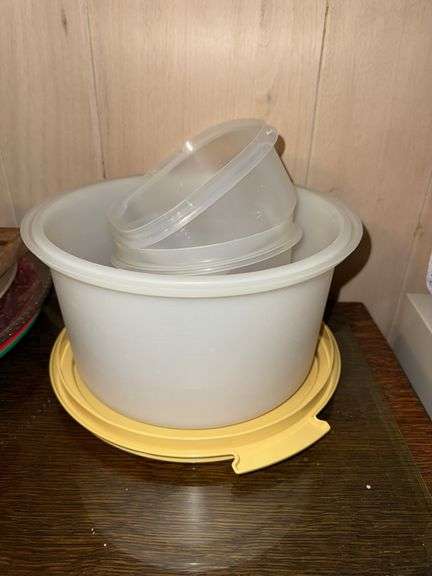 TUPPERWARE BOWLS, KELLOGGS TIN, SERVING PLATES, WOVEN BASKET