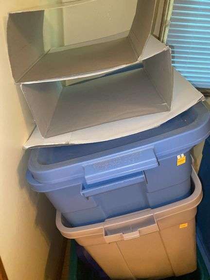Assortment of Totes